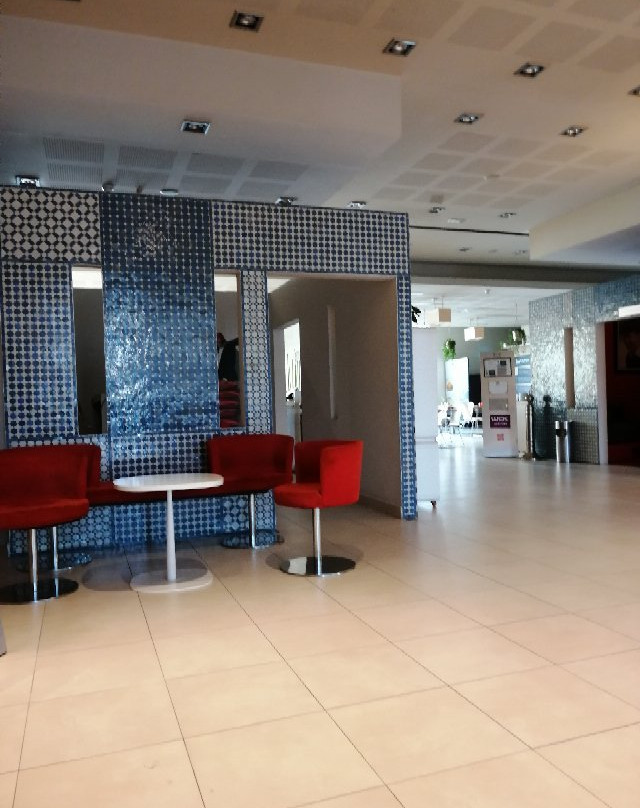 坦吉尔自由区宜必思酒店主图