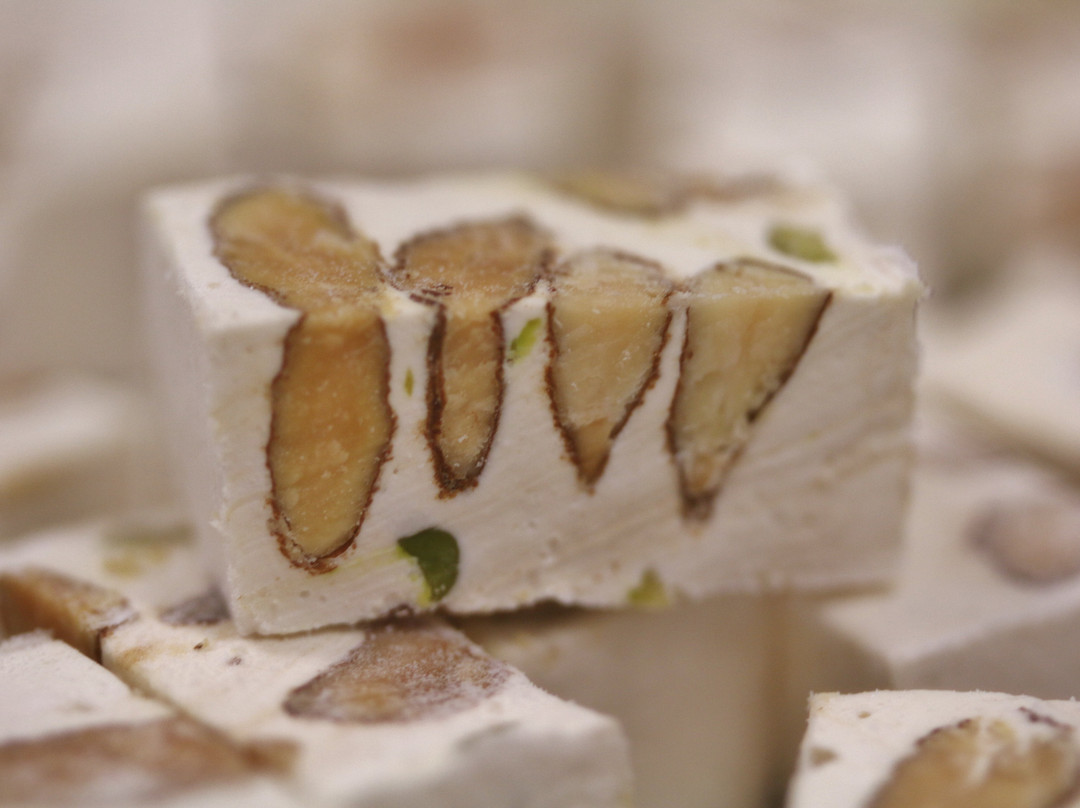 Nougaterie du Pont d'Arc-瓦隆蓬达尔克必去景点