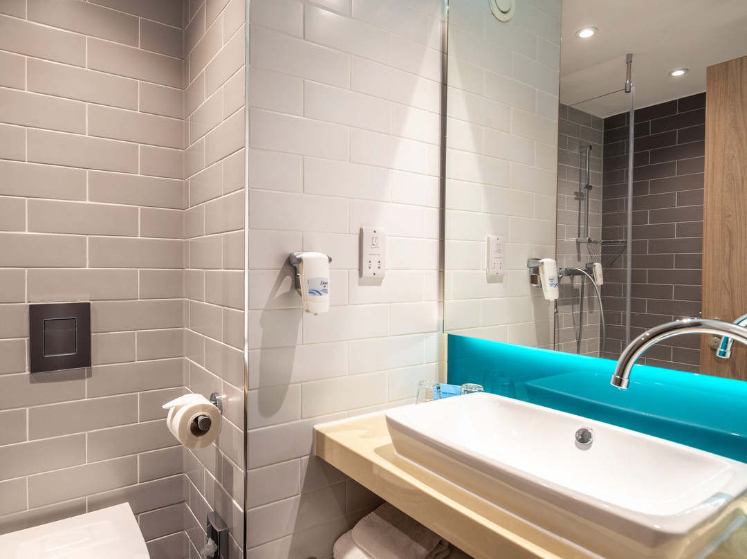Holiday Inn Express London Heathrow T4主图