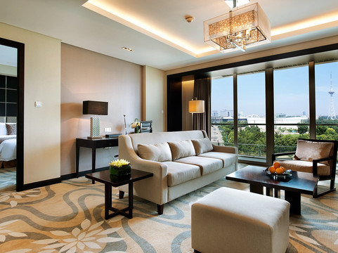 上海夏阳湖皇冠假日酒店主图