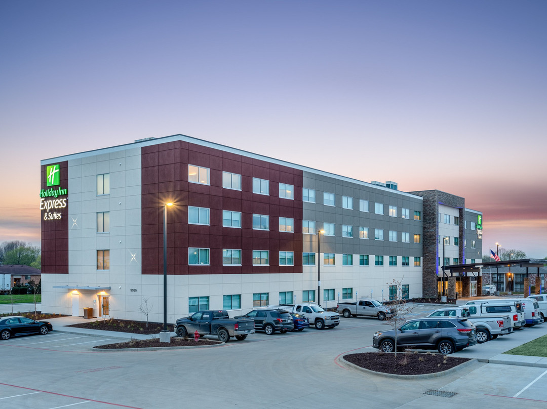 Holiday Inn Express & Suites Springfield North By IHG主图