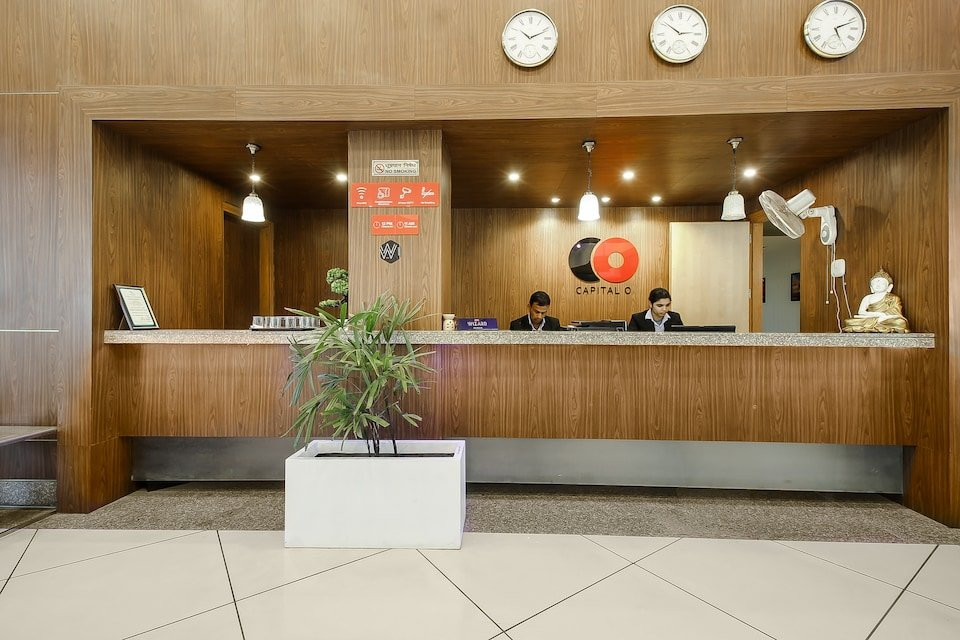 Capital O 13727 Hotel Aarogyam Suites主图