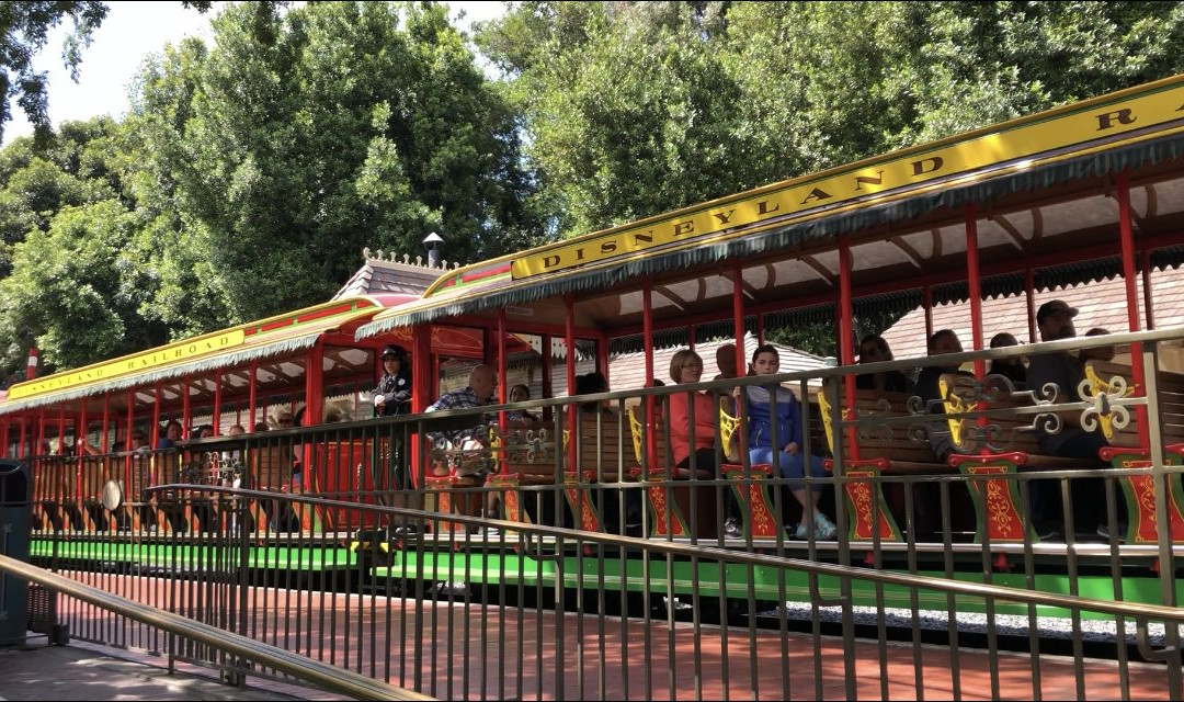 Disneyland Railroad-阿纳海姆必去景点
