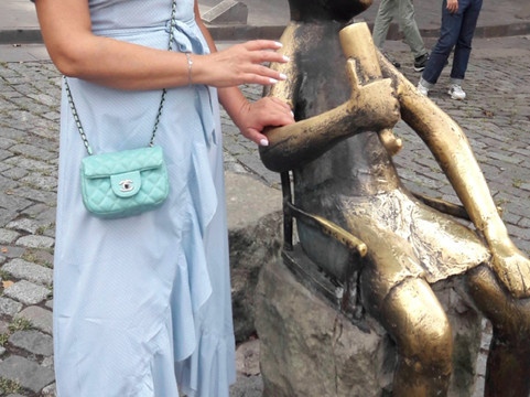 Sculpture the Toaster-第比利斯必去景点