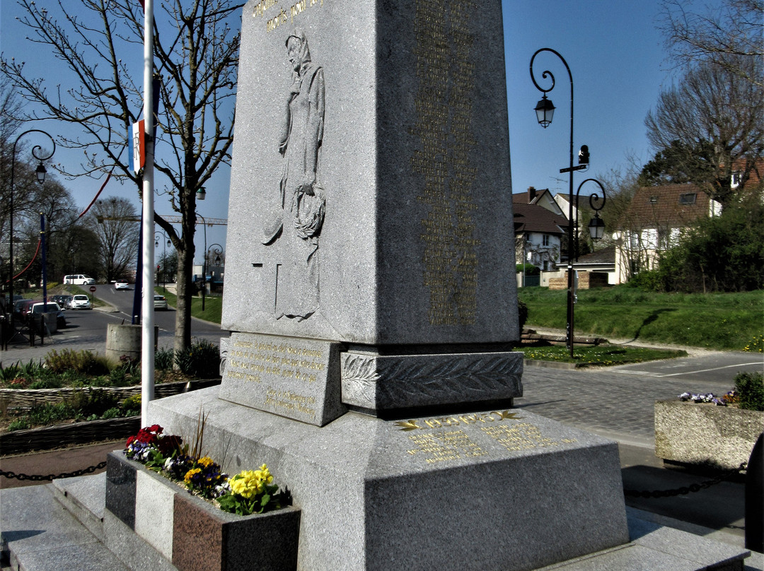 Monument Aux Morts景点图片