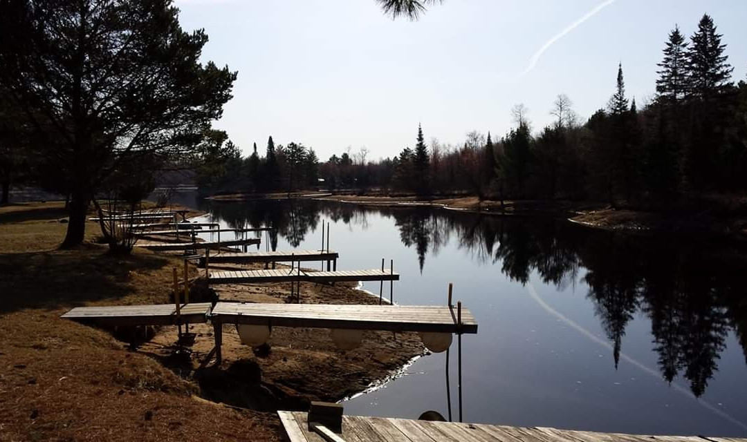 Riverland Lodge & Camp