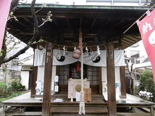 Yotsuya Oiwainari Tamiya Shrine-新宿区必去景点