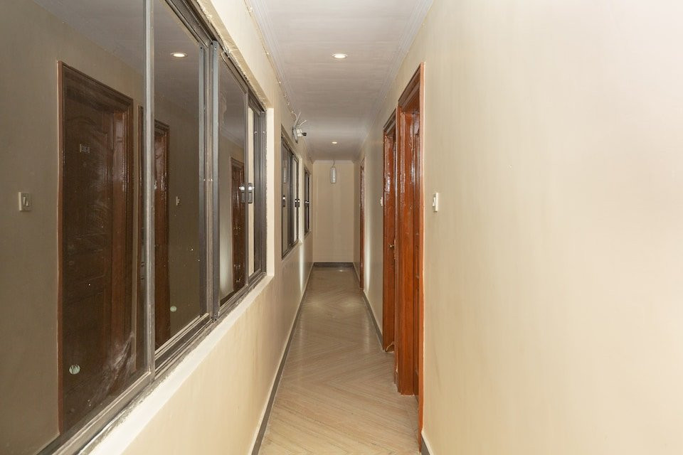 OYO 22105 Hotel Half Moon Inn主图