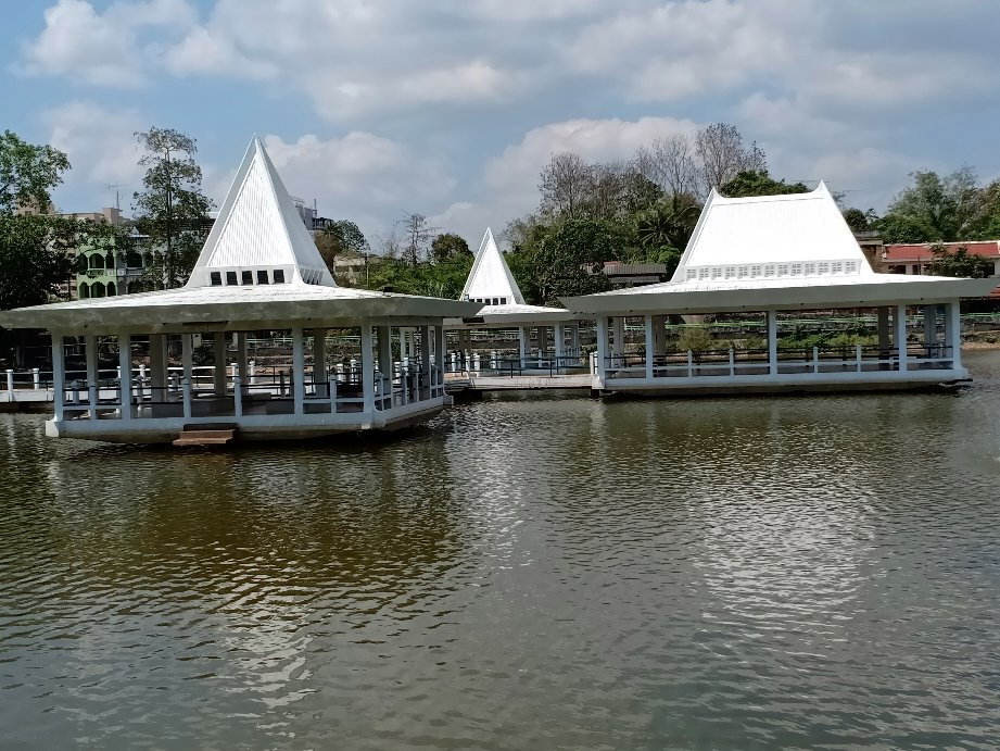 Kapang Surin Pond景点图片