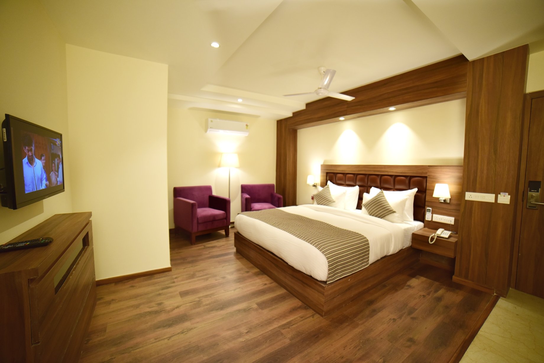 OYO 7872 Amber Hotel-官方