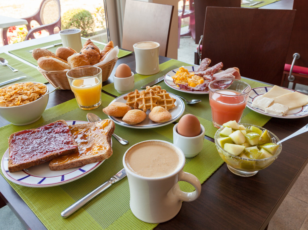 Hôtel Restaurant Les Bruyères主图