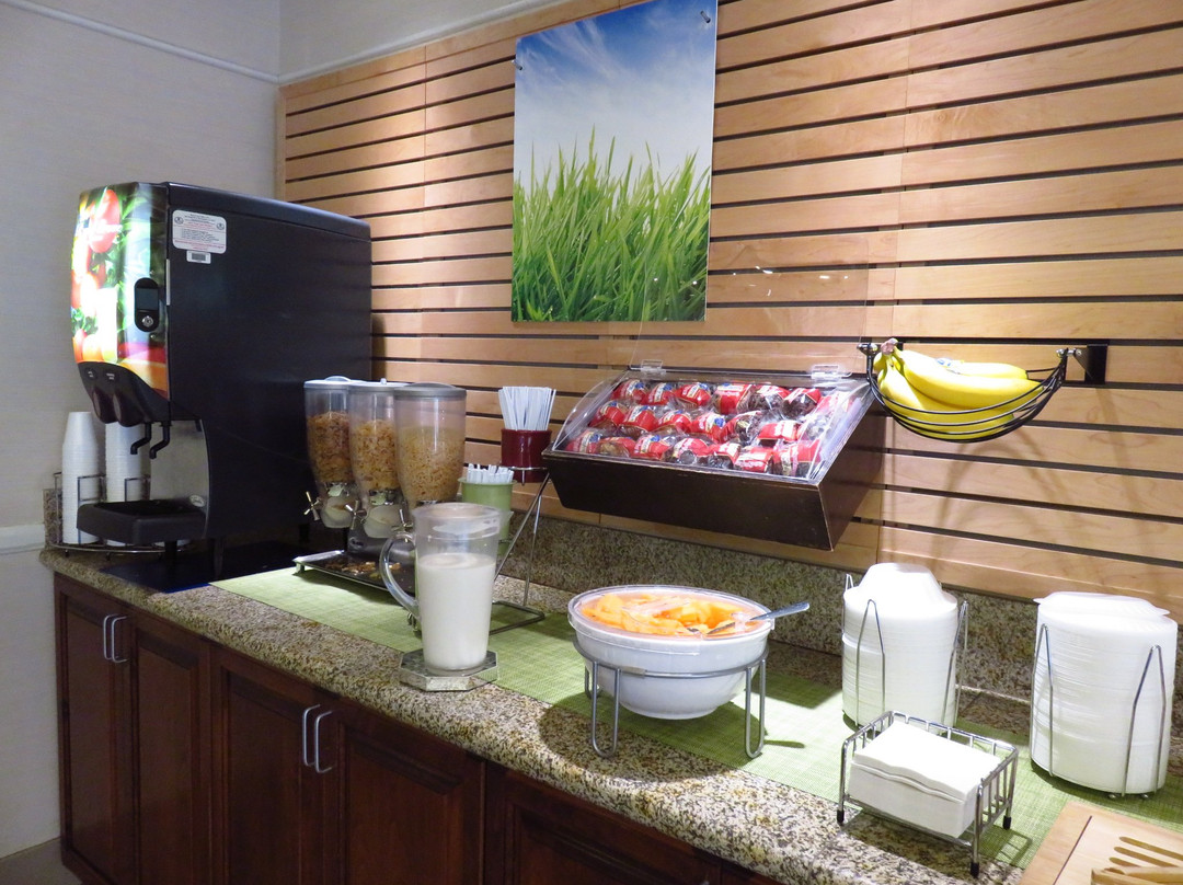 La Quinta Inn & Suites by Wyndham Bakersfield North主图