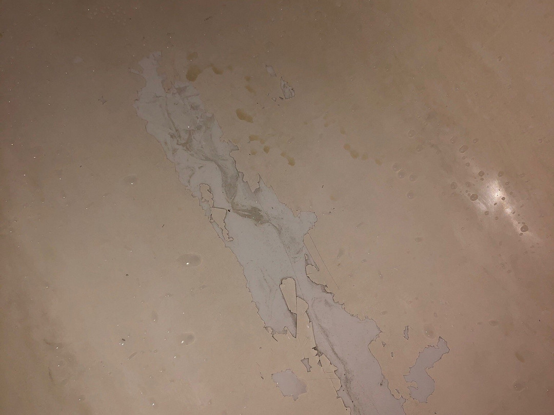 Nightcap at Skyways Hotel主图