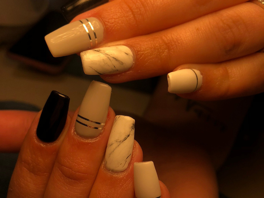 The Garden Day Spa and Salon-落基山城必去景点