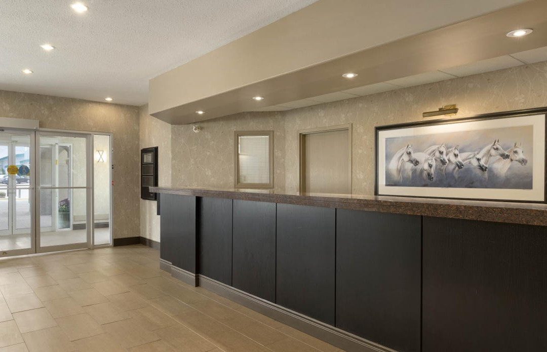 Days Inn & Suites by Wyndham Brandon主图