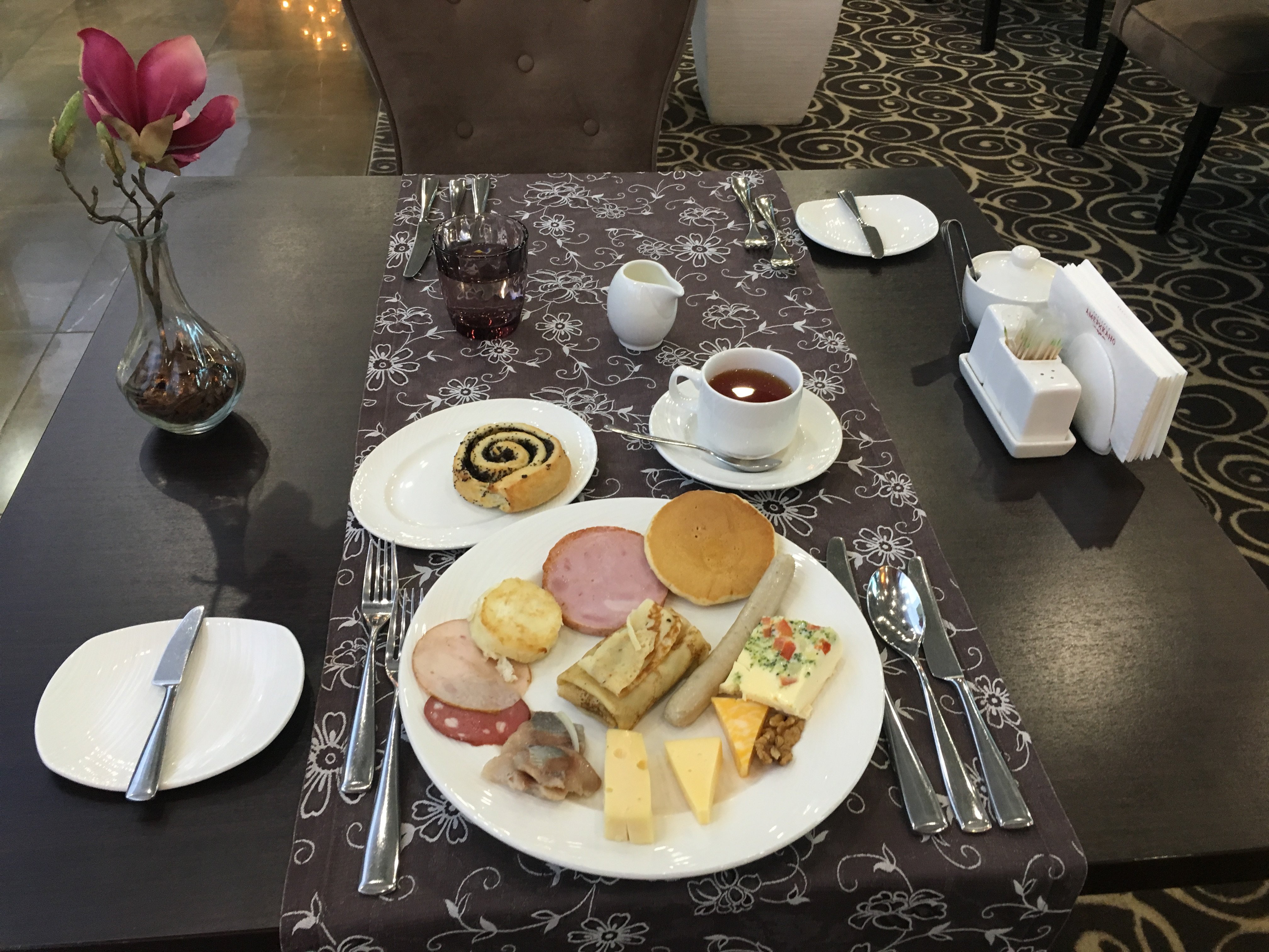 Ramada Kazan City Centre-餐饮