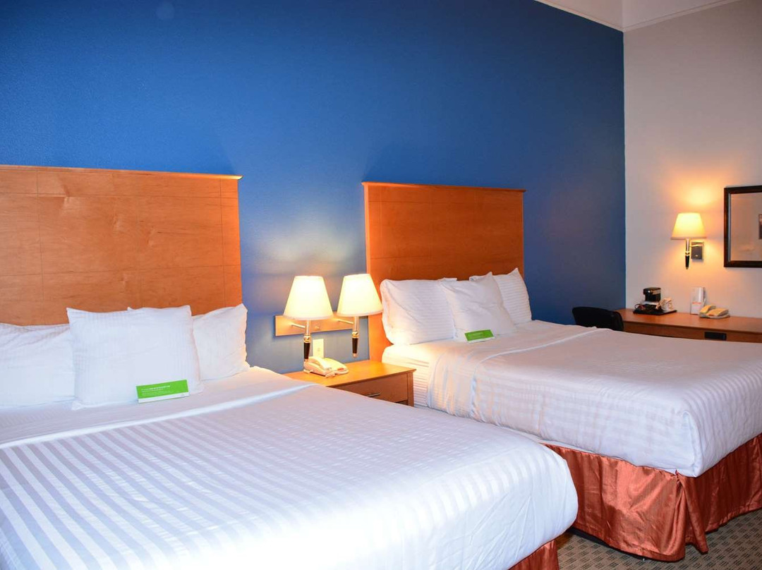 Baymont Inn & Suites Brenham主图