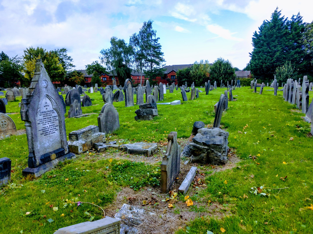 Huyton Parish Church Cemetery景点图片