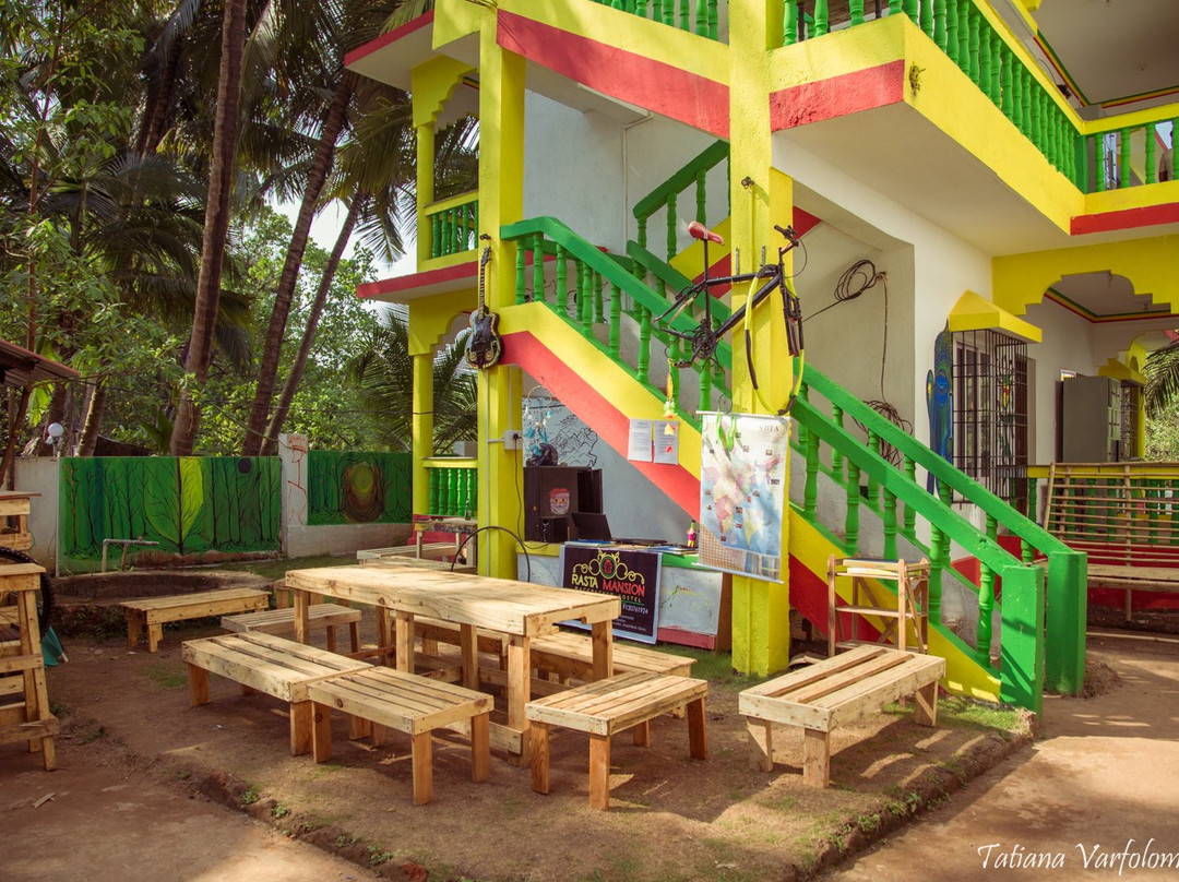Rasta Mansion Beach Hostel and Rooms