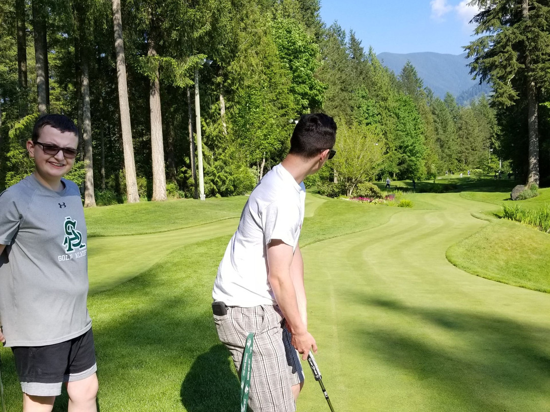 Tap-Ins Putting Course-Cultus Lake必去景点