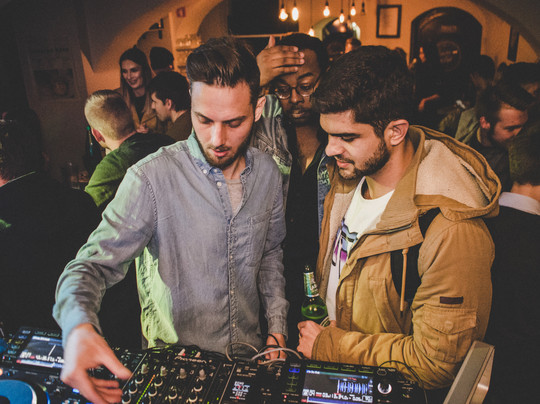 Rooster Lent-马里博尔必去景点