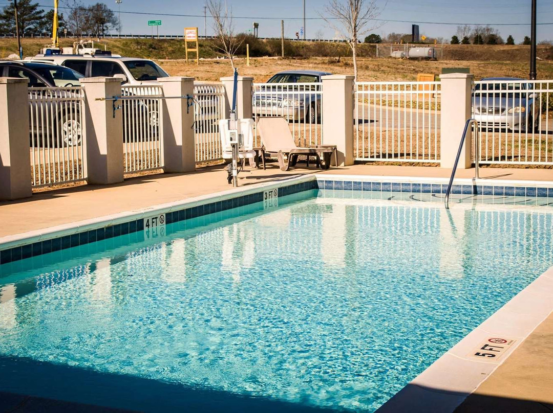 Sleep Inn & Suites Near Liberty Place I-65主图