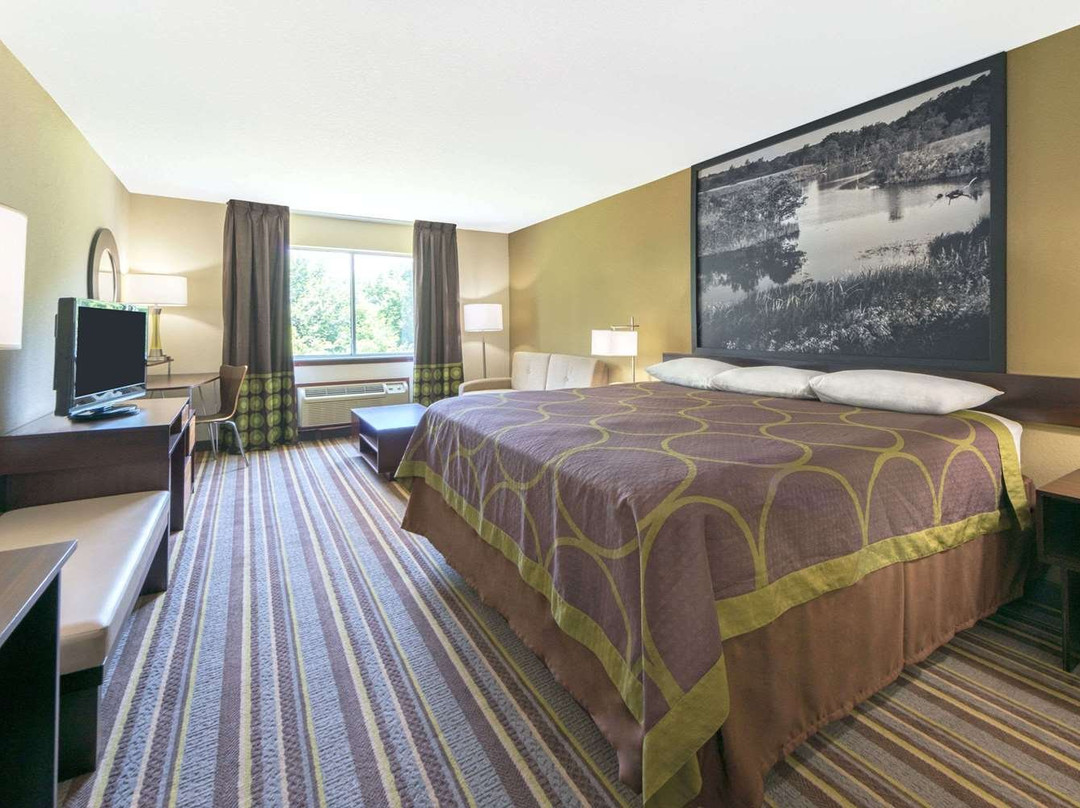 Super 8 by Wyndham Perry主图