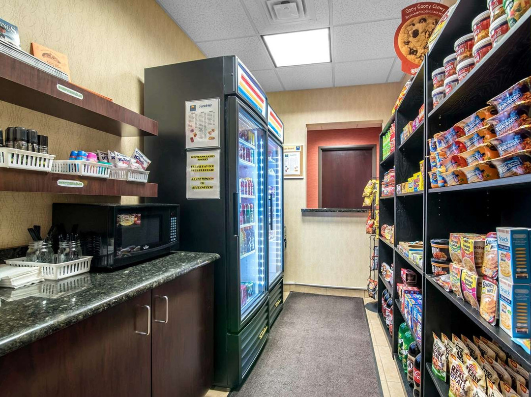 Comfort Inn & Suites主图