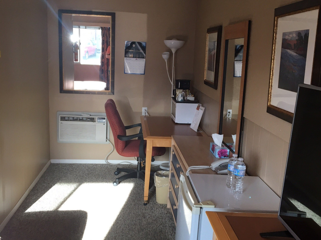 The Bulkley Valley Motel主图