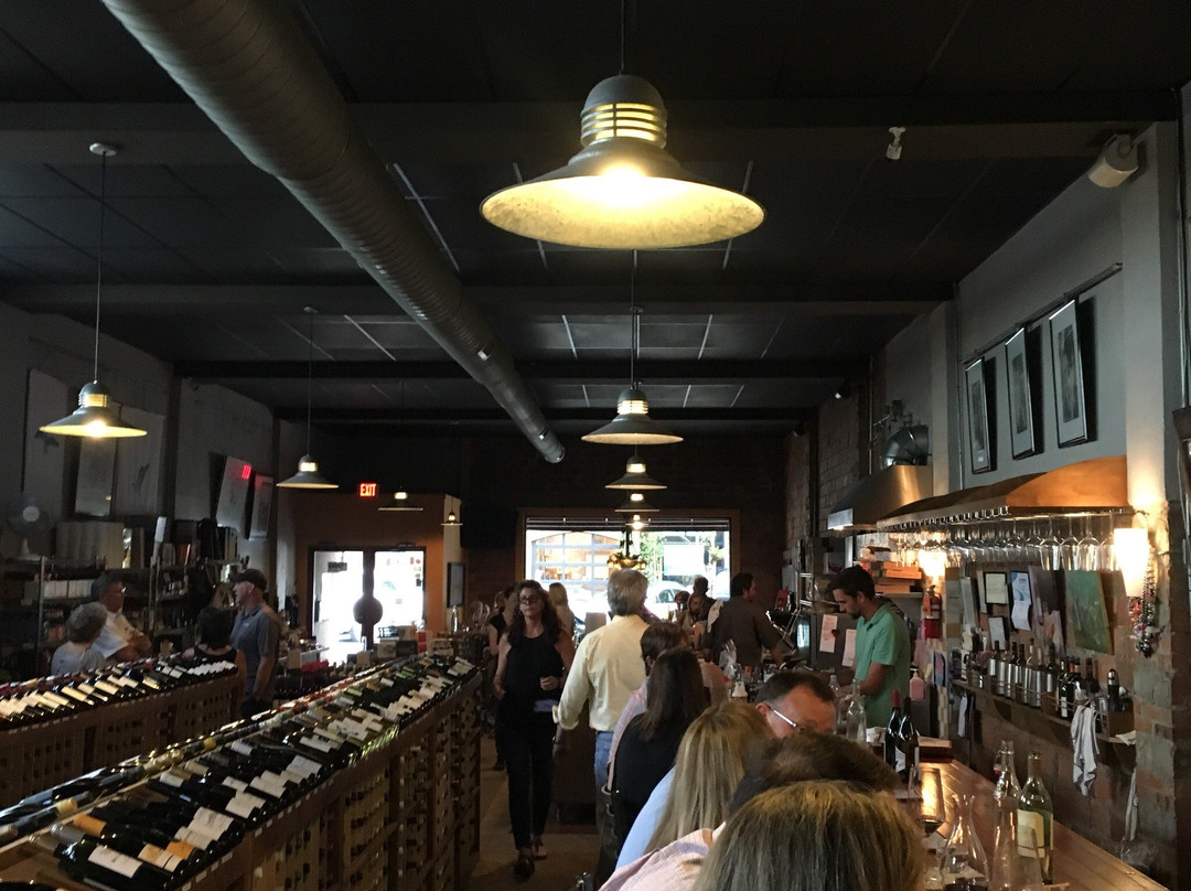 Red or White Wine & Gourmet Center