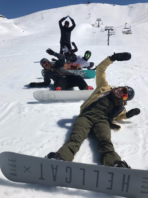 Onyx Snowboard School-莫尔济讷必去景点