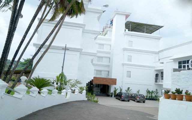 Hotel Surya主图