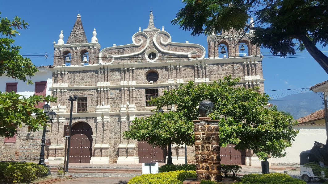 Iglesia de Santa Barbara景点图片