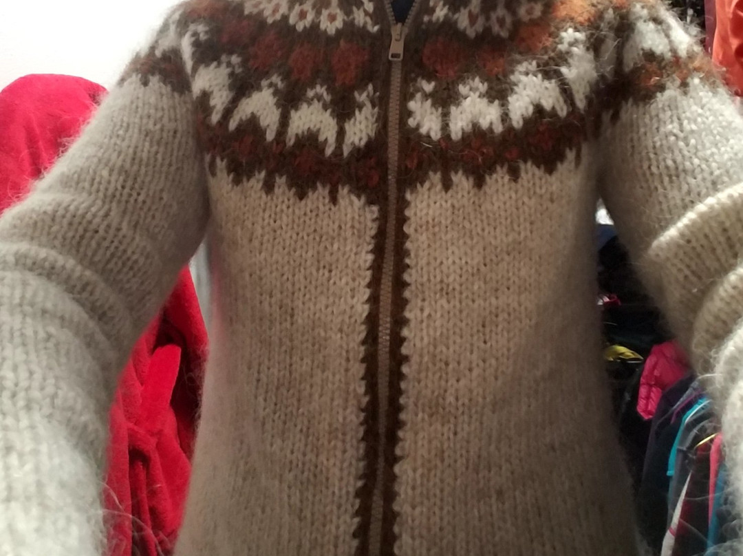 Litla Lopasjoppan-海拉必去景点