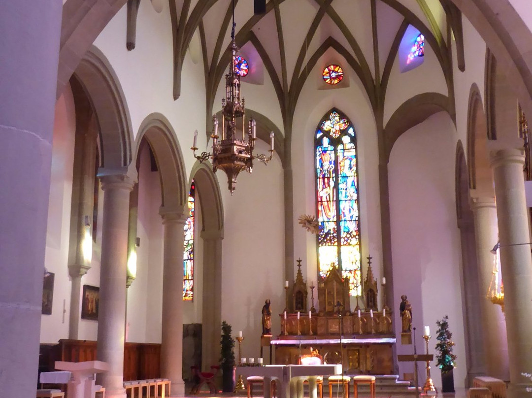 Dom St. Nikolaus-费尔德教堂市必去景点