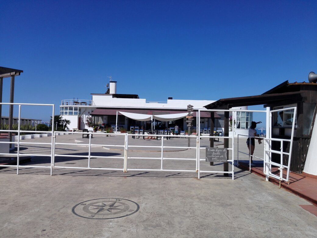 La Nave Beach