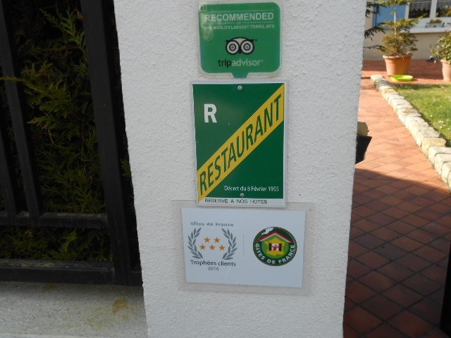 勒阿卡西亚酒店