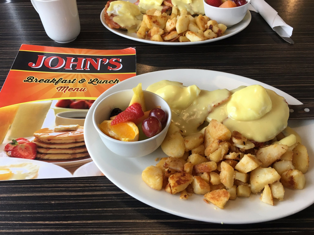 布兰普敦餐馆和美食-John's Family Restaurant