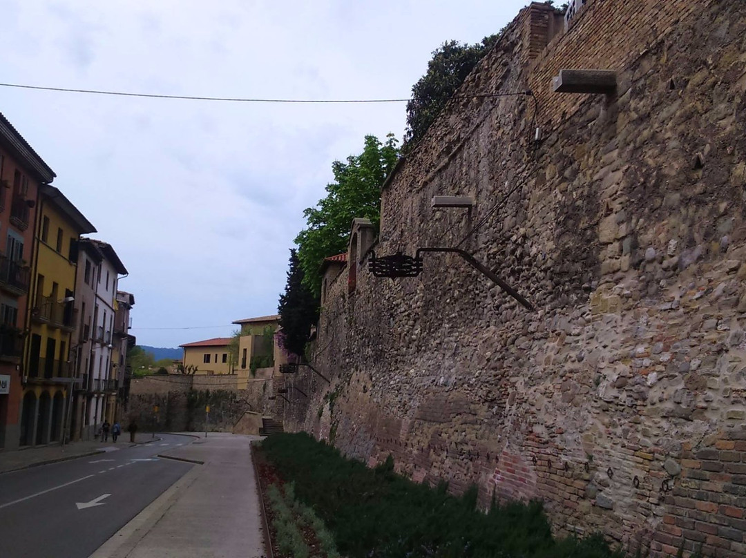 Muralla de Pere III-维克必去景点