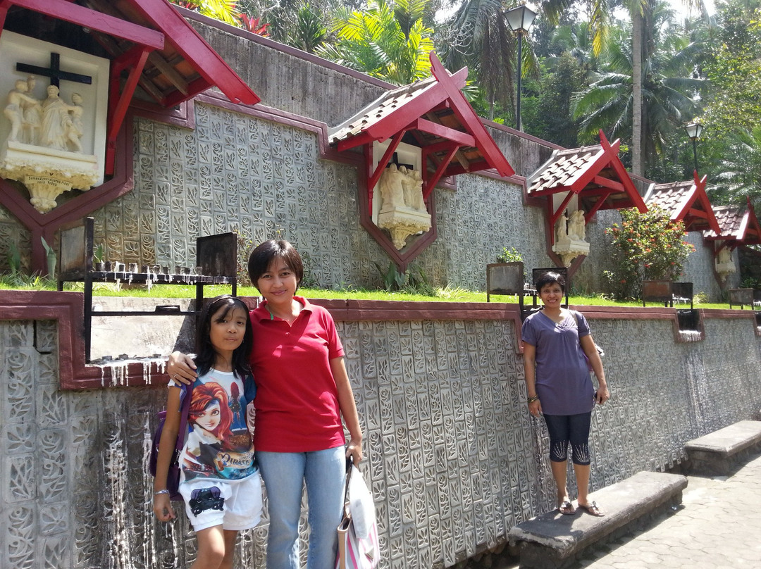 The Cave of Holy Mary Sendangsono-Kulon Progo必去景点