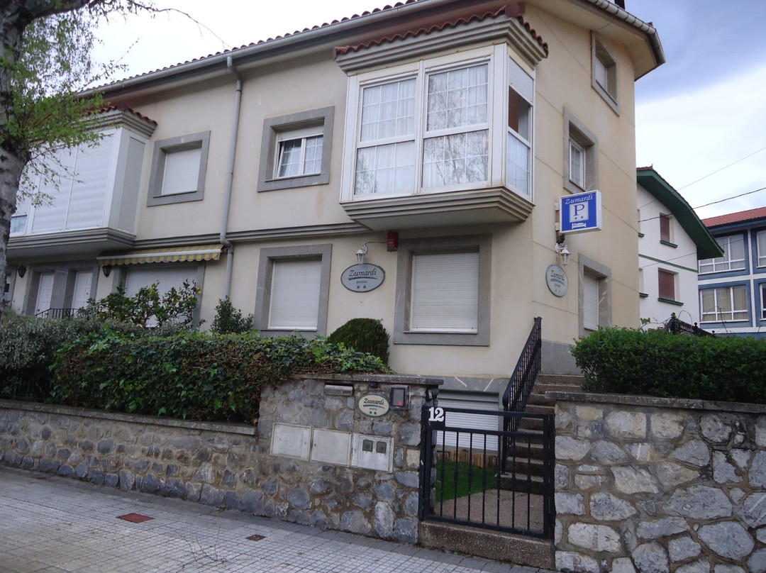 Pensión Zumardi主图