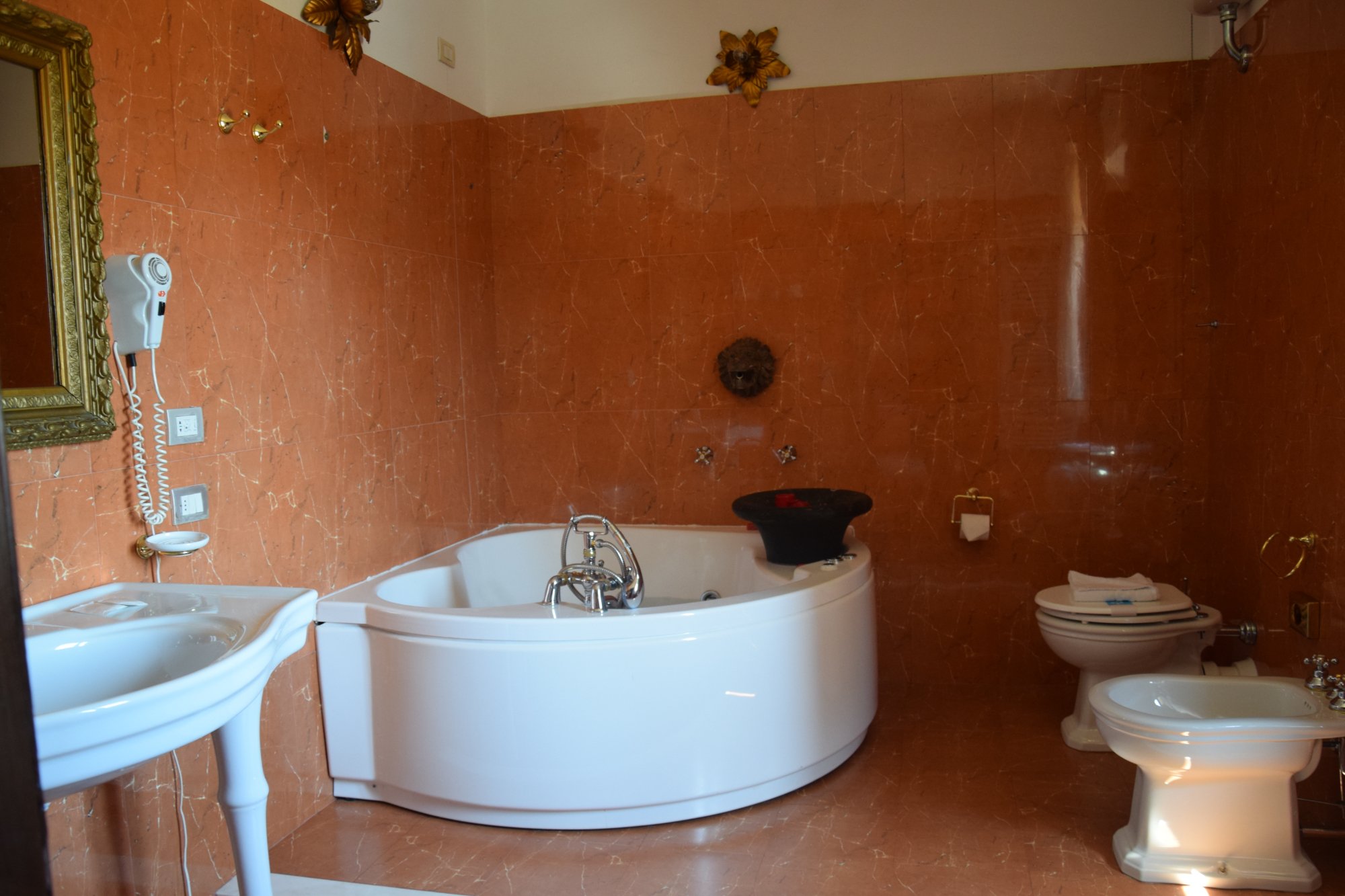 I Portici Boutique Hotel-浴室