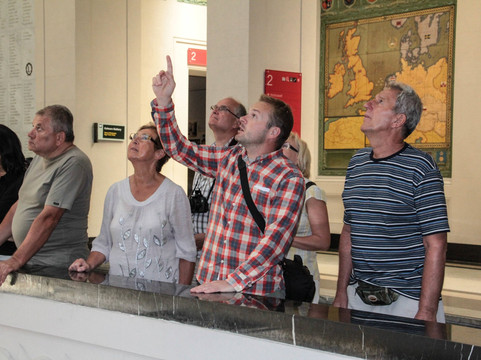 Sebastian Warsaw Tour Guide-华沙必去景点