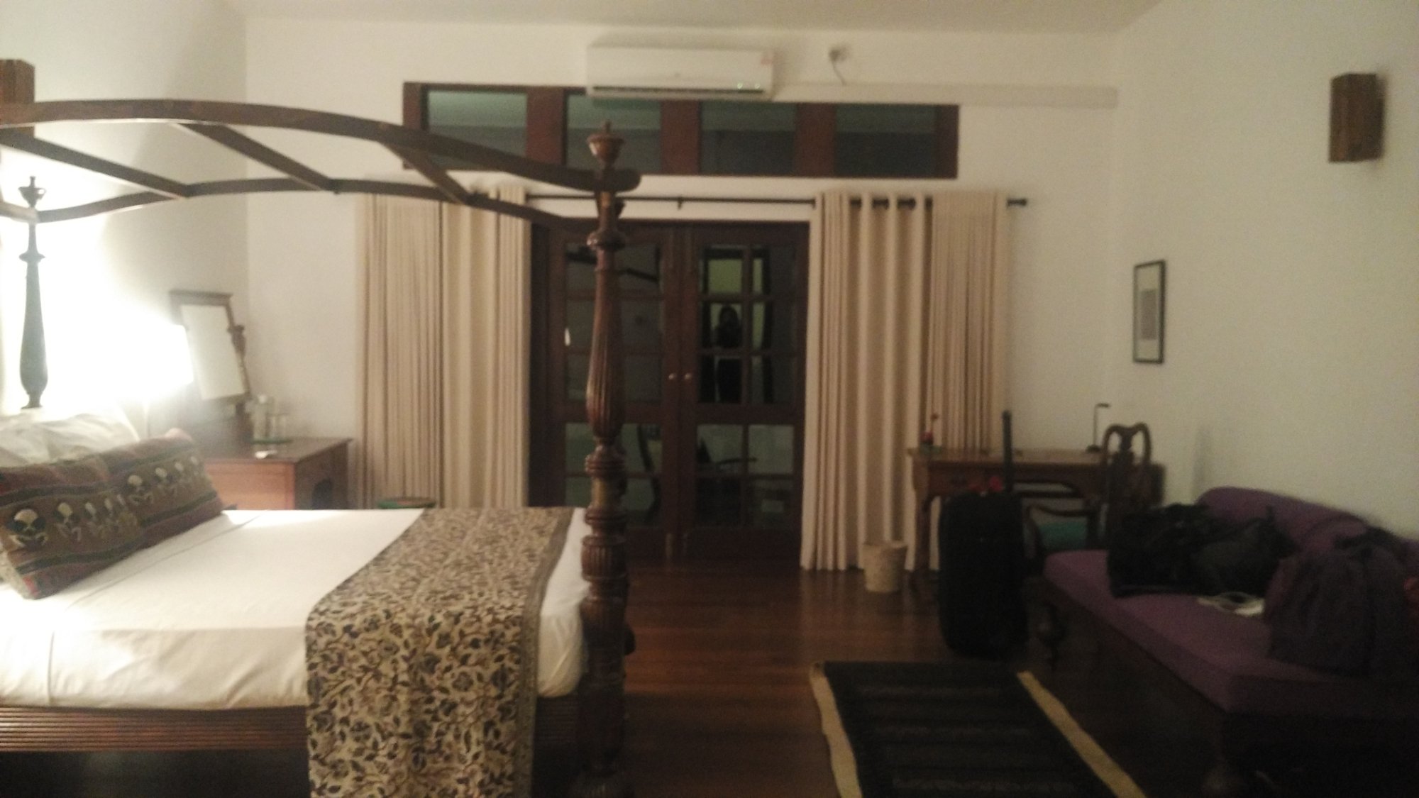 The Mirror Mansion-官方