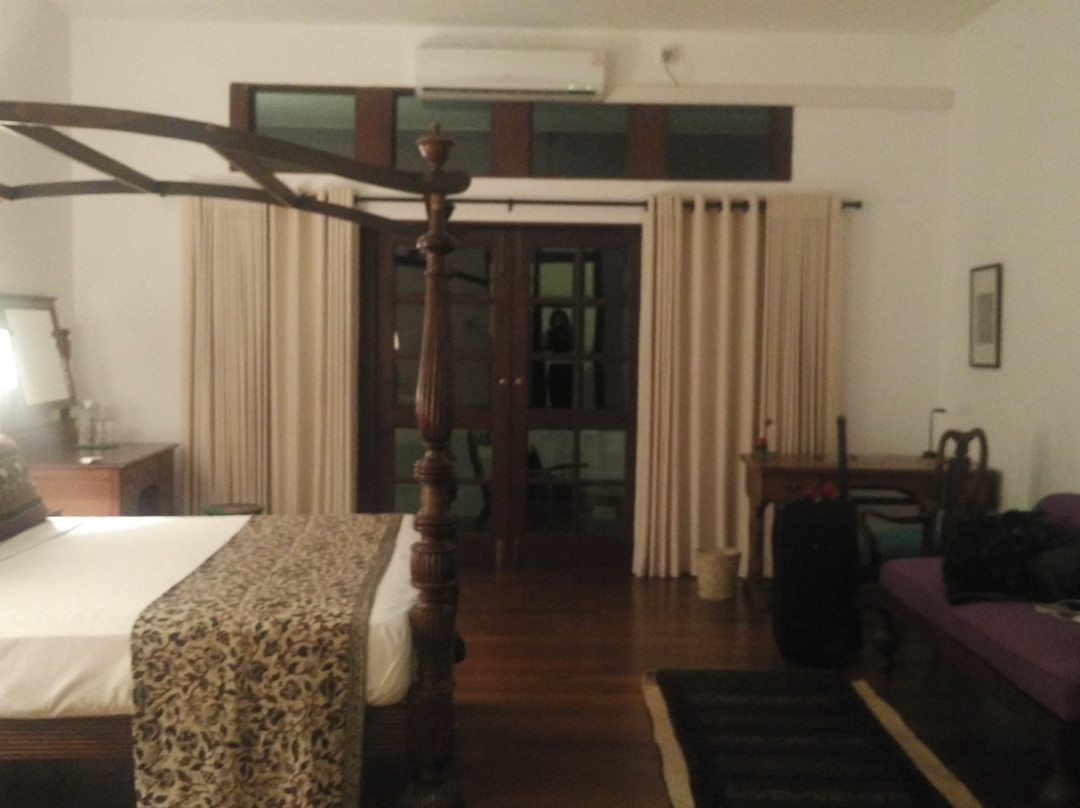 The Mirror Mansion主图