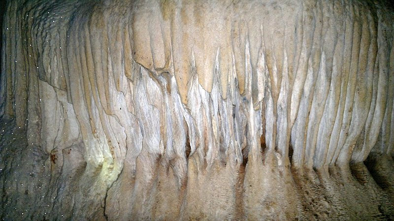 Eli Cave-利纳帕坎岛必去景点