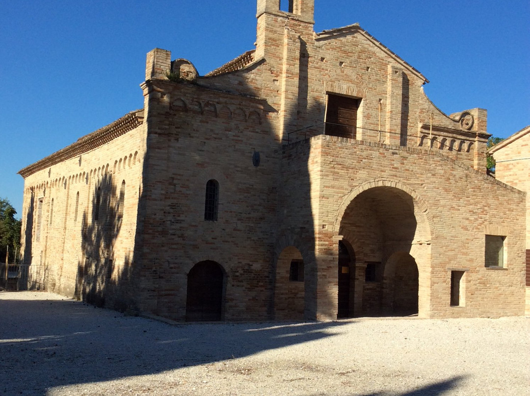 Basilica Imperiale di Santa Croce al Chienti景点图片