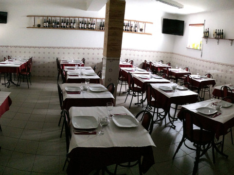 Almalagues餐馆和美食-Restaurante Barriga Cheia