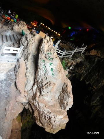 雌雄双瀑-宜良县必去景点