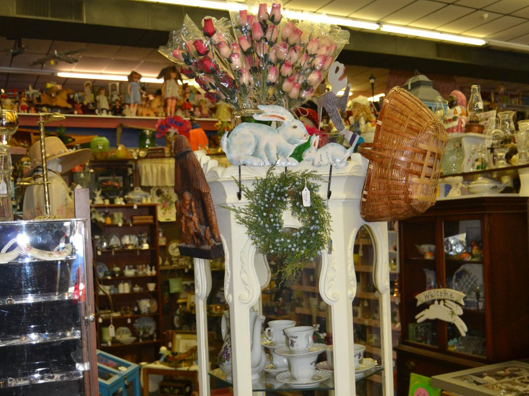 Sherman's Antiques-温特黑文必去景点